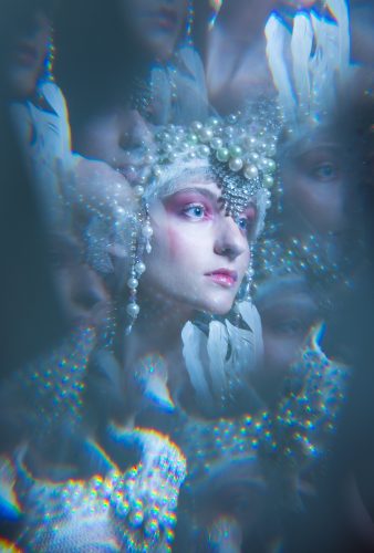 ©Jenet Bonishi - The White Swan - photo printing on canvas - 45x60 cm - 2022
